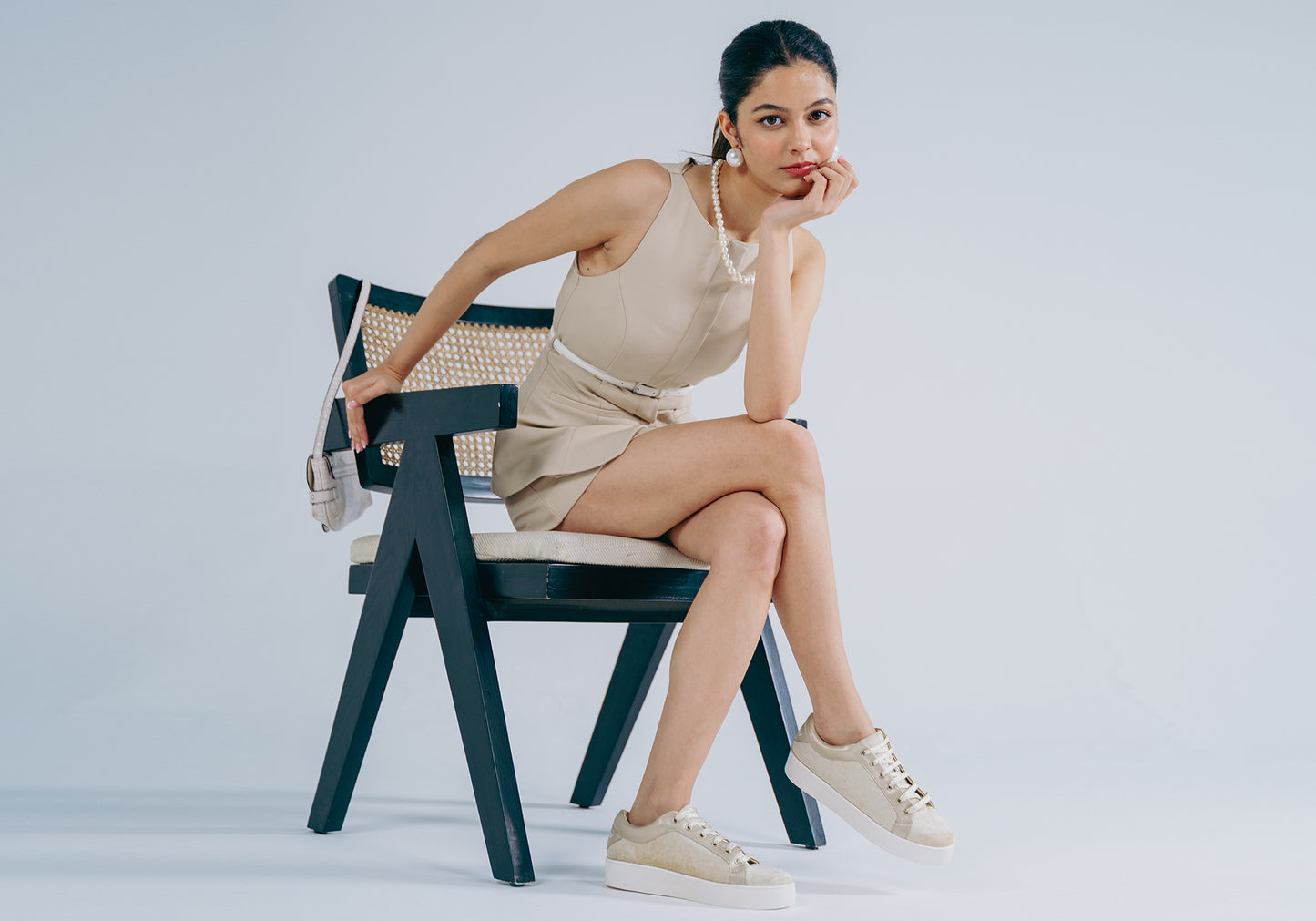 Edge – luxurious Ivory shimmer with a velvet-touch finish