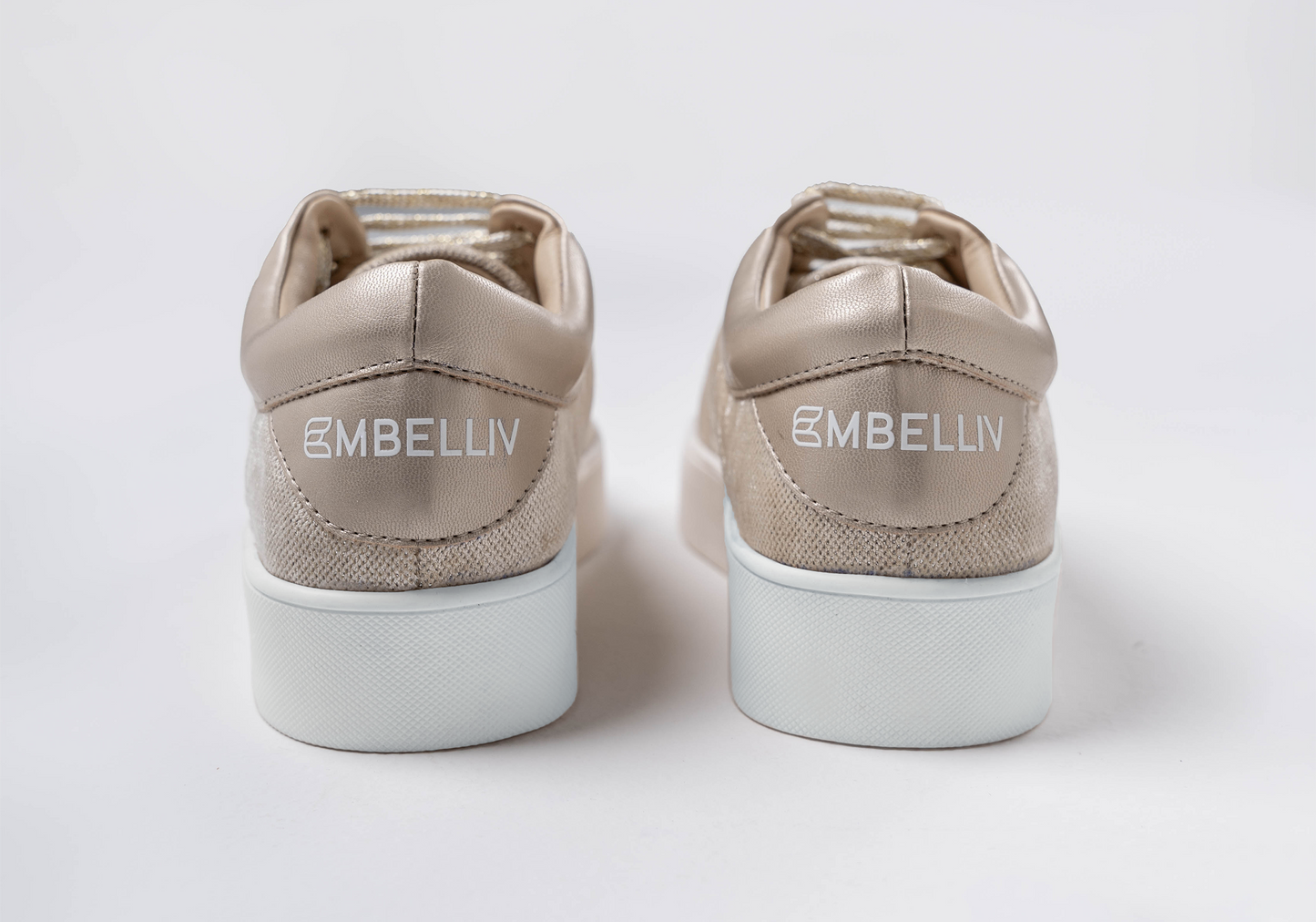 Edge – luxurious Ivory shimmer with a velvet-touch finish